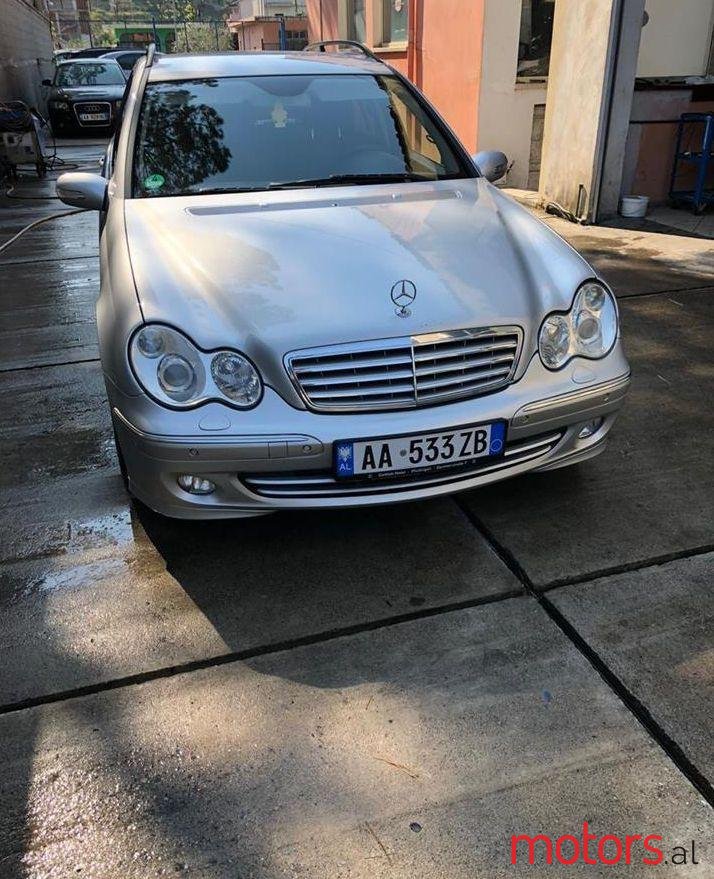 2006' Mercedes-Benz C 220 photo #1