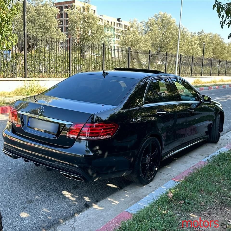 2011' Mercedes-Benz E 350 photo #2