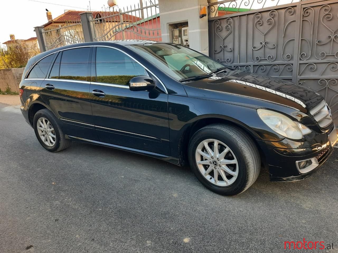 2006' Mercedes-Benz R 320 photo #4