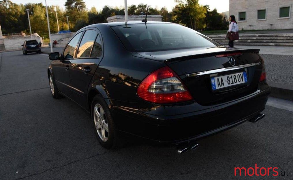 2008' Mercedes-Benz E 200 photo #2