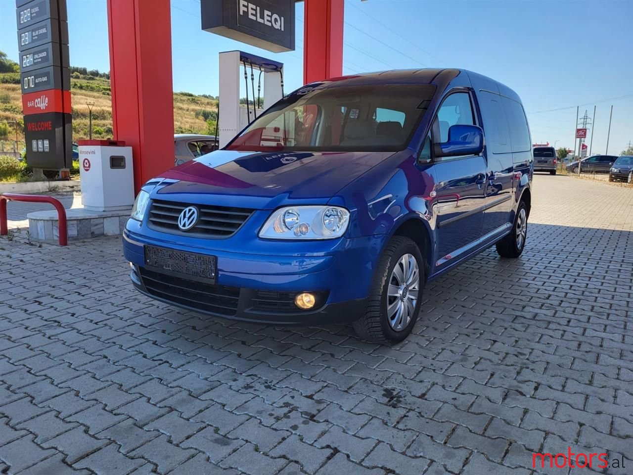 2009' Volkswagen Caddy photo #2