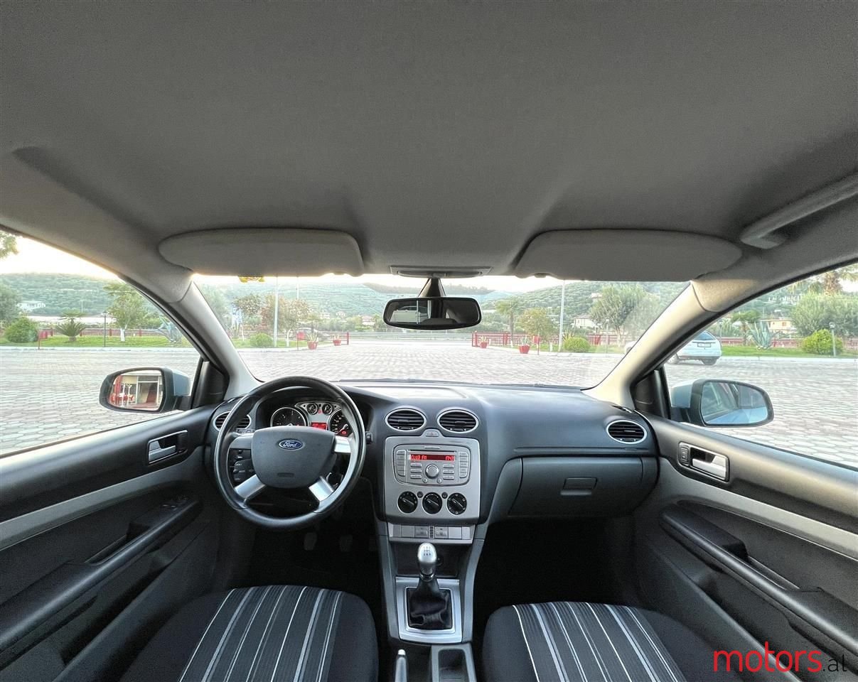 2009' Ford Focus photo #6