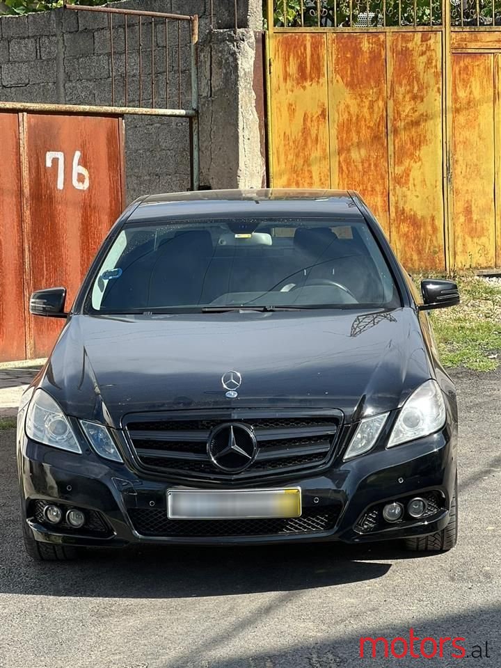 2010' Mercedes-Benz 220 photo #1