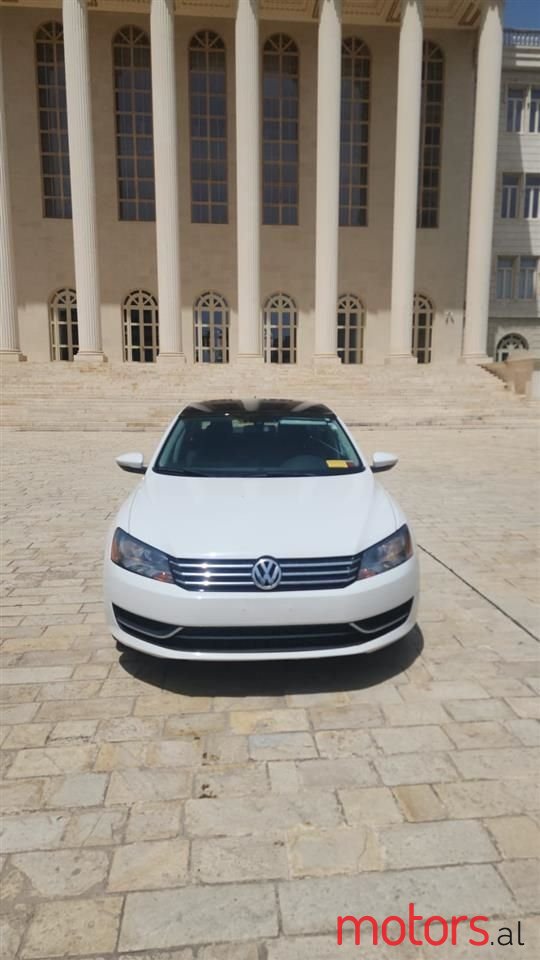 2013' Volkswagen Passat photo #1
