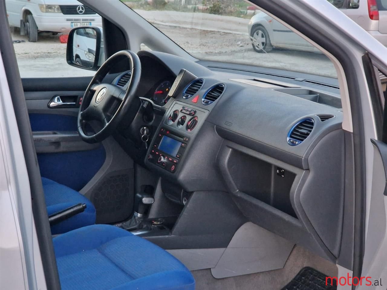 2008' Volkswagen Caddy photo #2