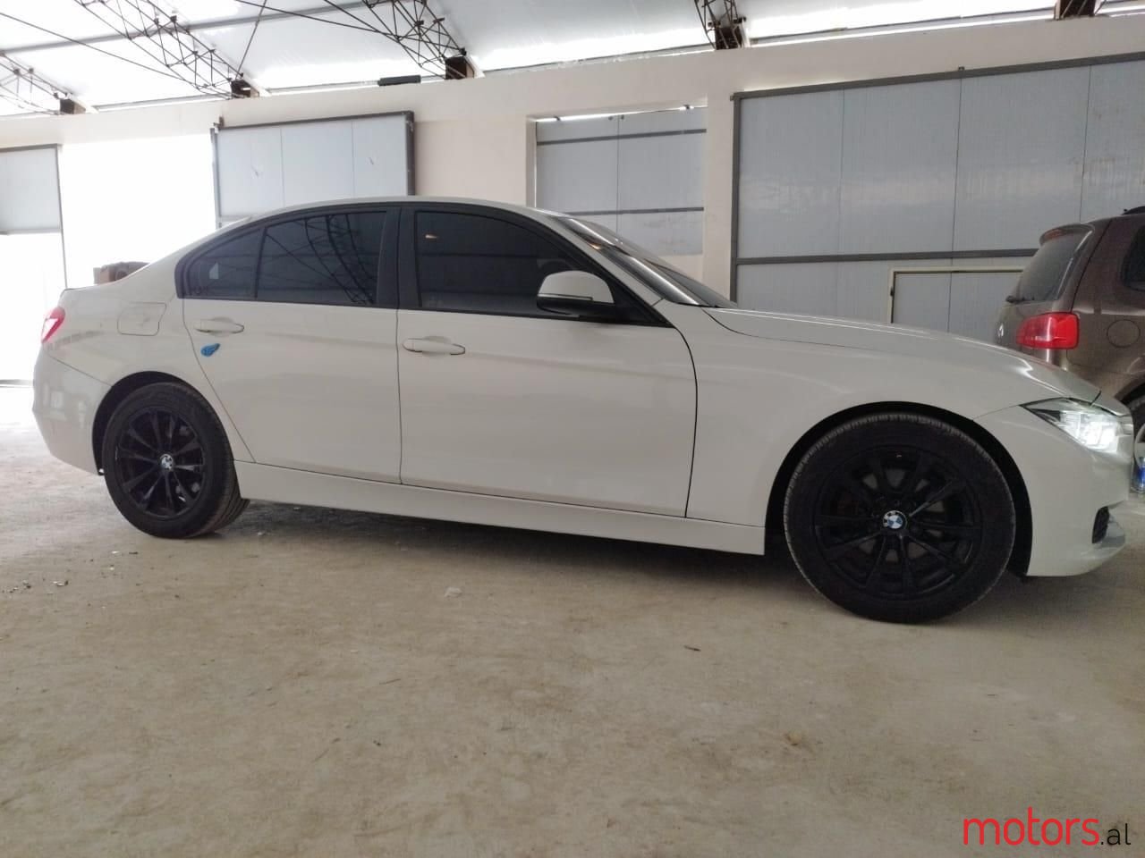 2016' BMW 320 photo #6