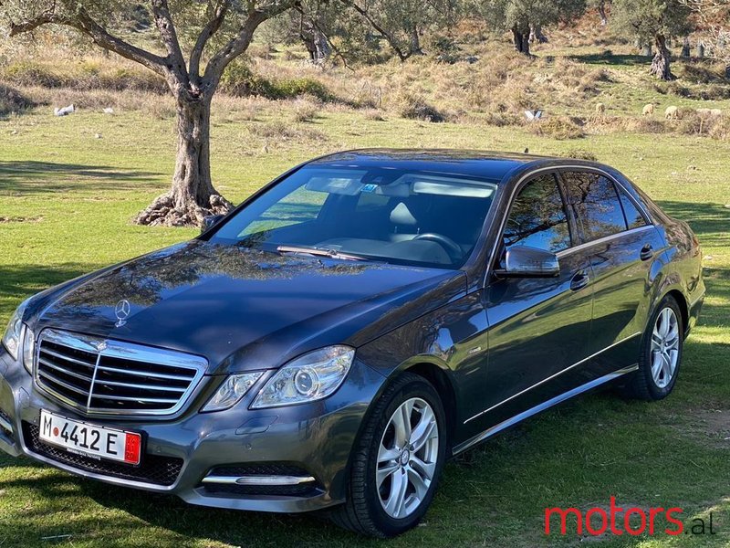 2012' Mercedes-Benz E 350 photo #1