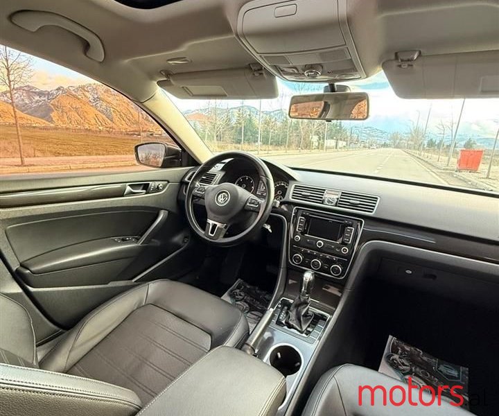 2014' Volkswagen Passat photo #6