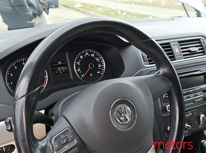 2015' Volkswagen Jetta photo #2