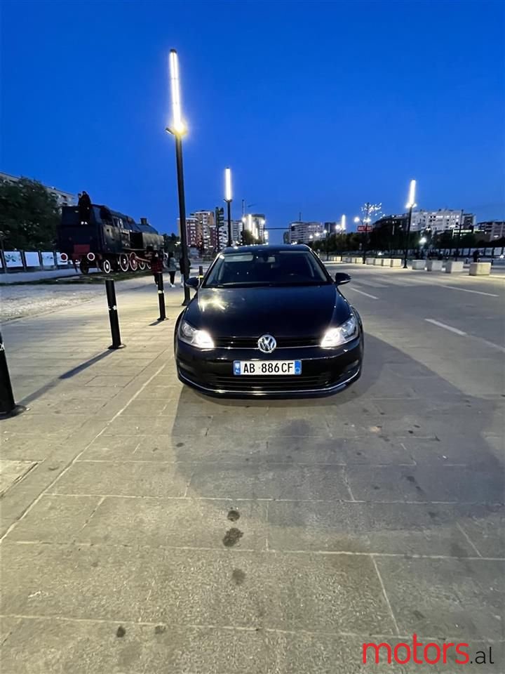 2013' Volkswagen Golf photo #2