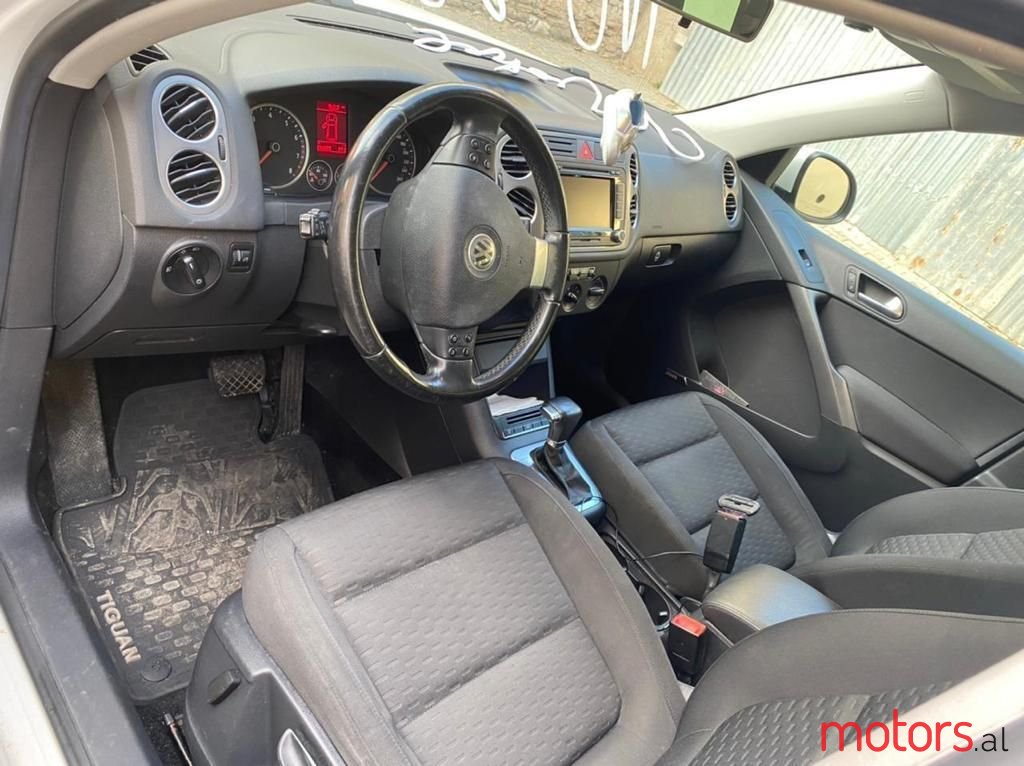 2009' Volkswagen Tiguan photo #3