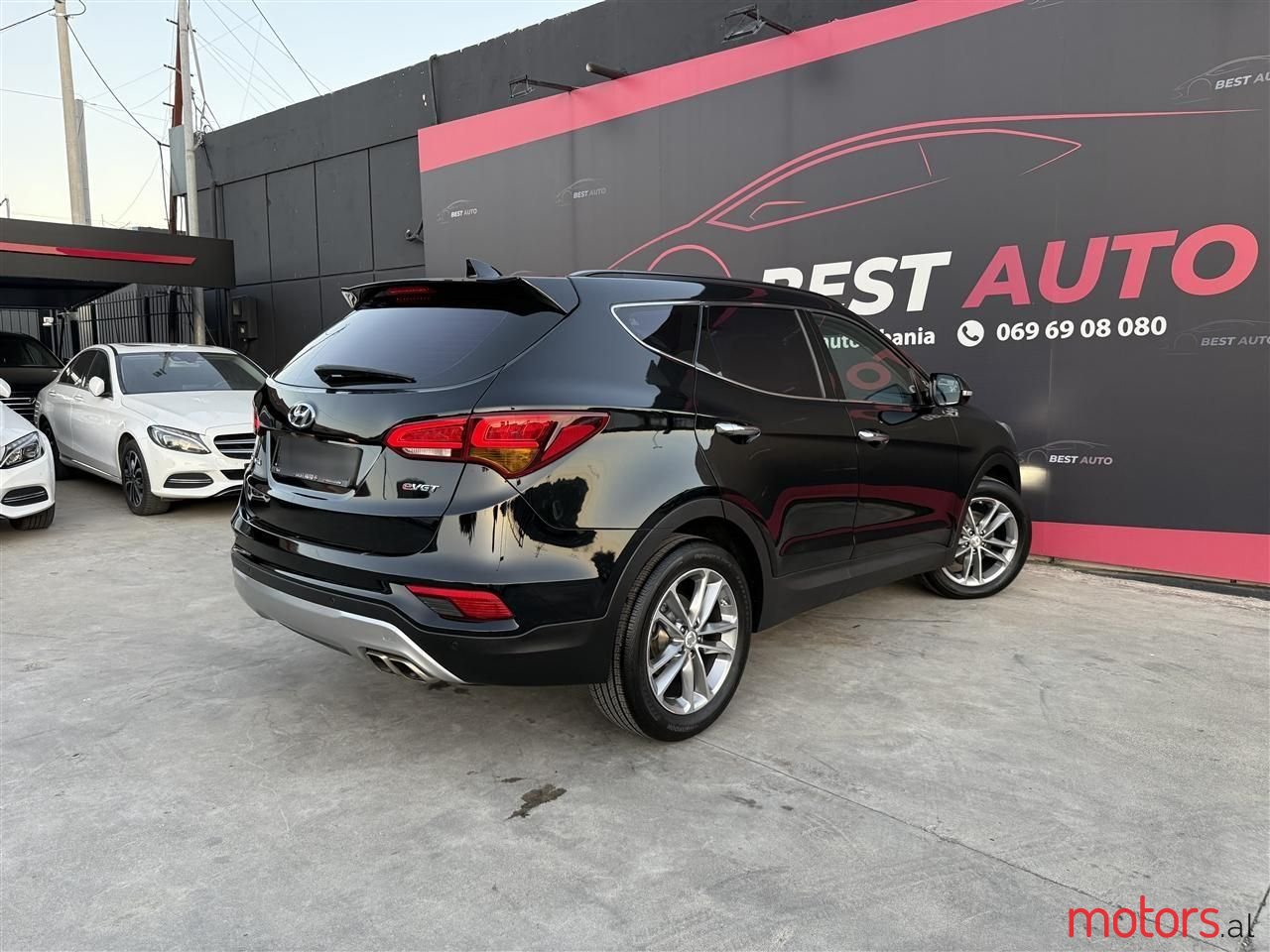 2016' Hyundai Santa Fe photo #3