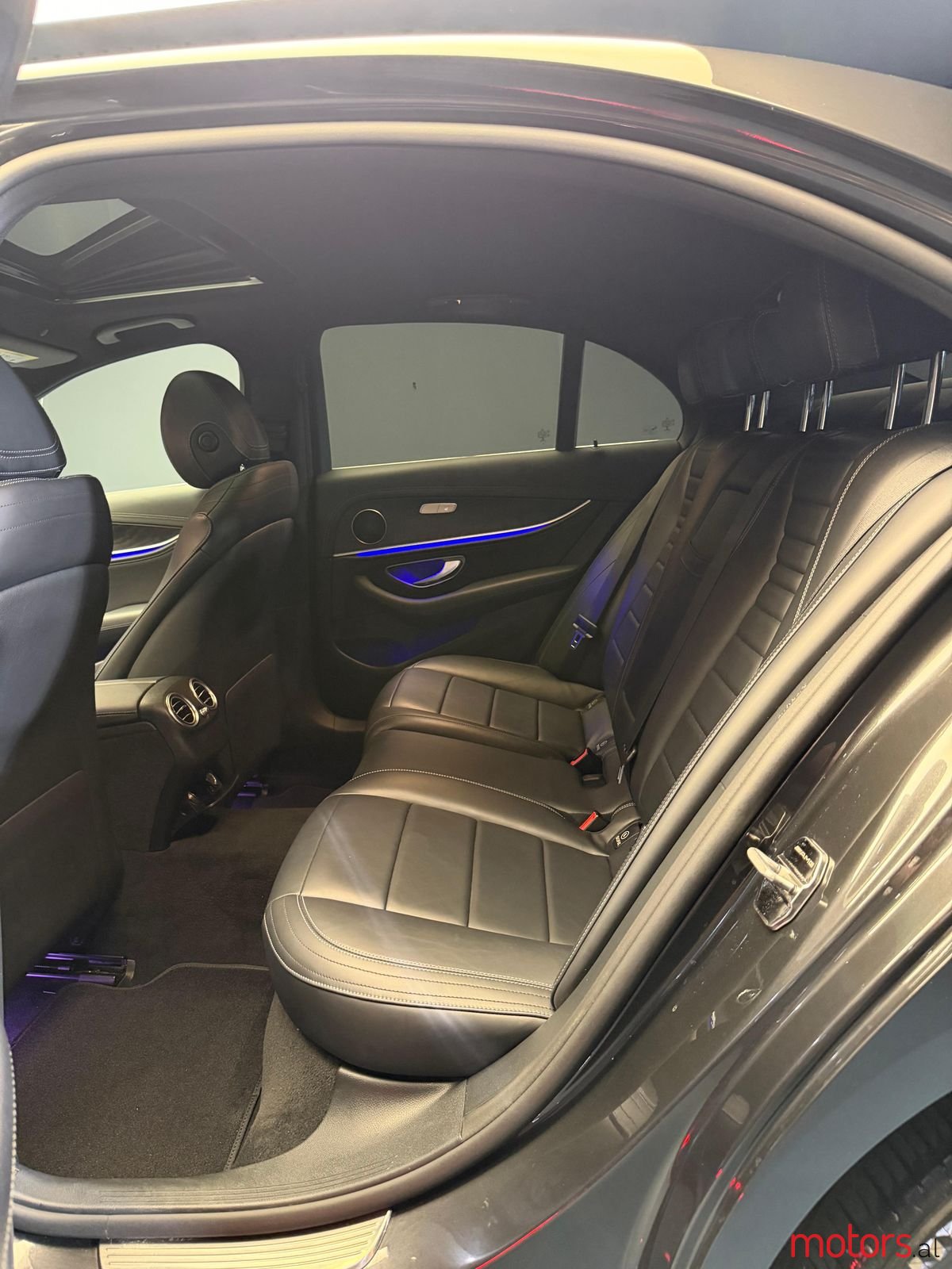 2021' Mercedes-Benz E 220 photo #3