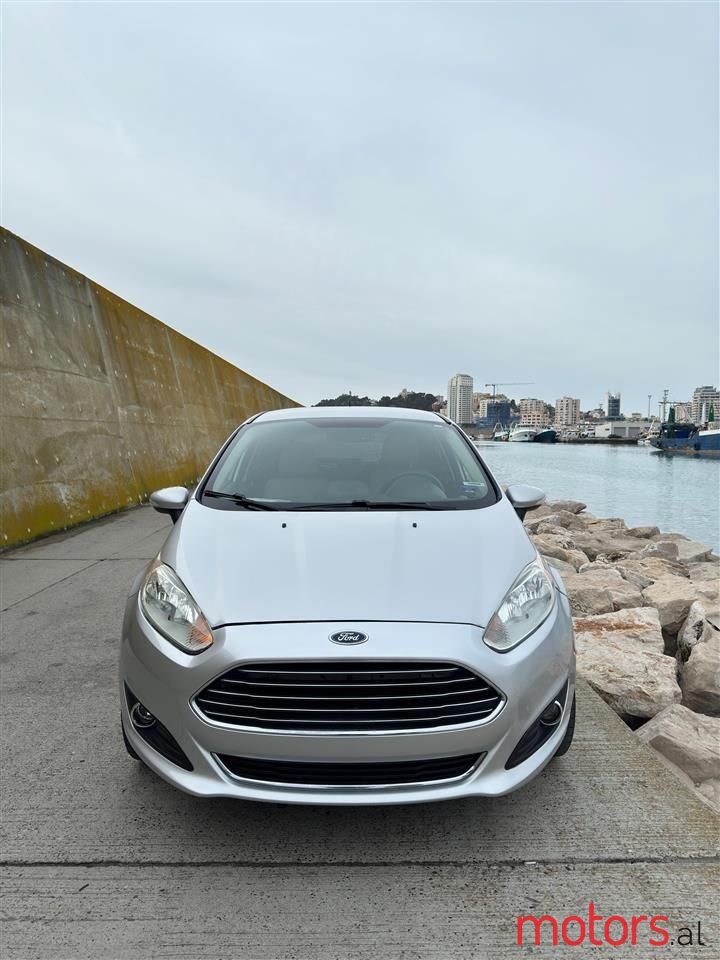 2015' Ford Fiesta photo #2