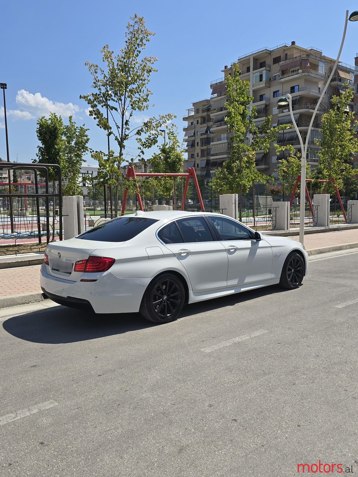 2013' BMW 528 photo #3