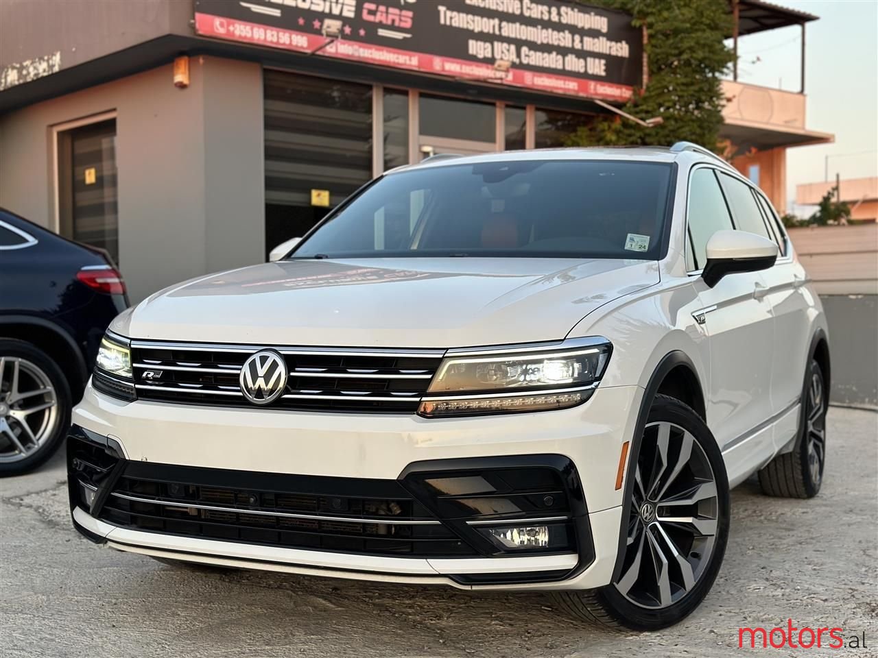 2018' Volkswagen Tiguan photo #1