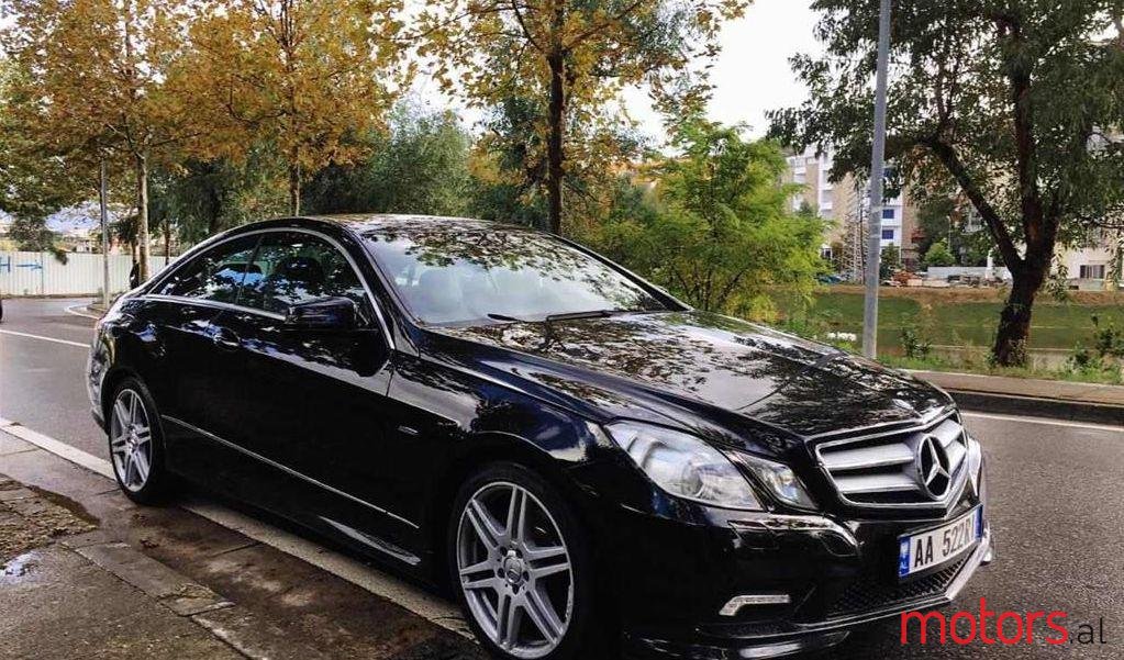 2012' Mercedes-Benz E 250 photo #1