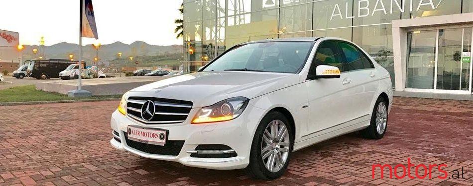 2011' Mercedes-Benz C 250 photo #1