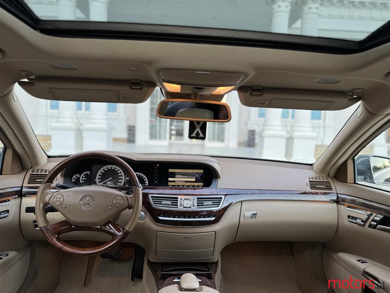 2010' Mercedes-Benz S 550 photo #3