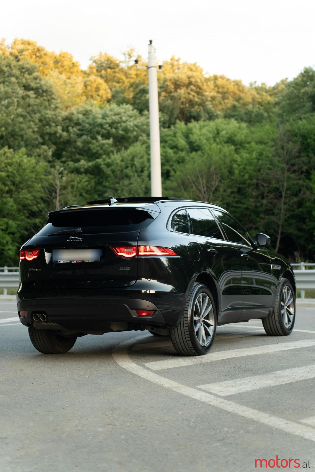 2018' Jaguar F-Pace photo #5