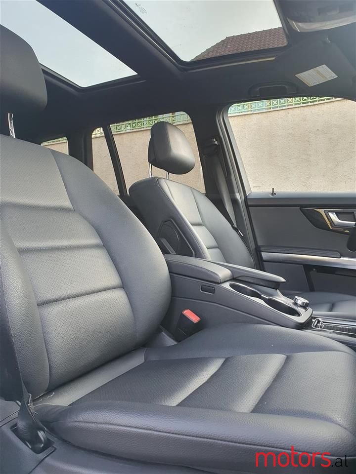 2013' Mercedes-Benz GLK 250 photo #2