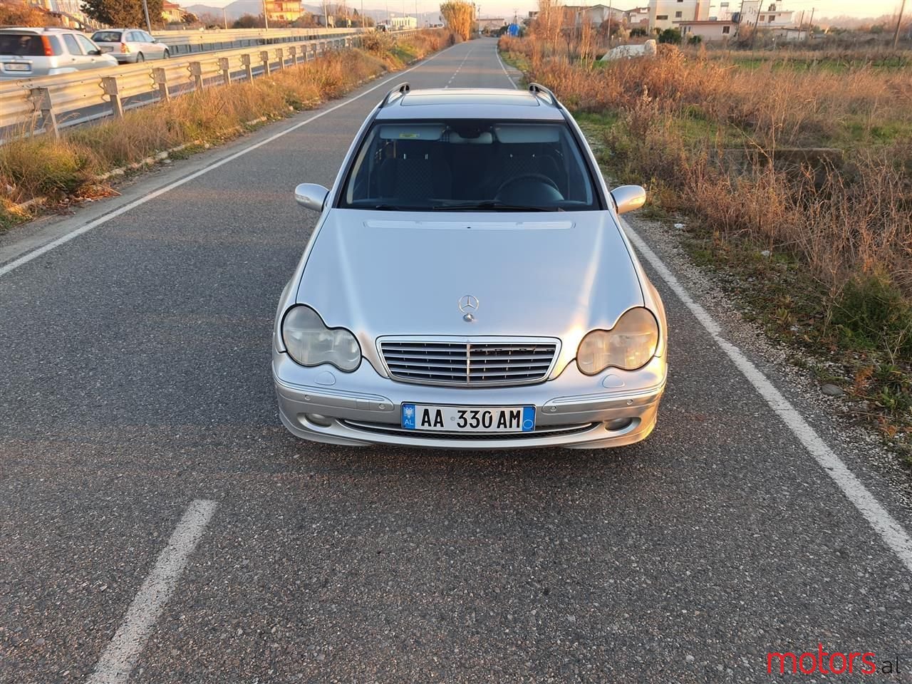 2004' Mercedes-Benz C 220 photo #3