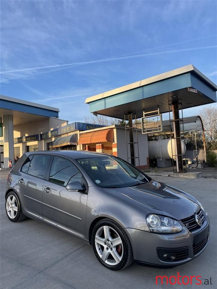 2008' Volkswagen Golf photo #3