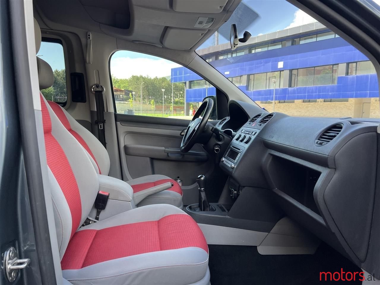 2008' Volkswagen Caddy photo #4