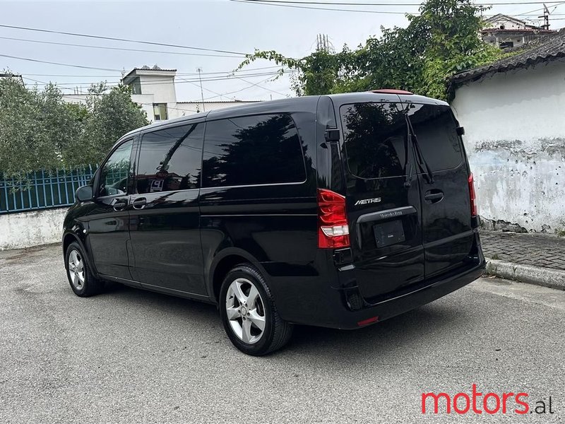 2018' Mercedes-Benz V 200 photo #3