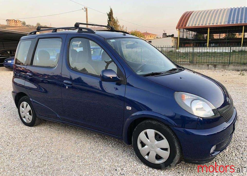 2001' Toyota Yaris photo #1
