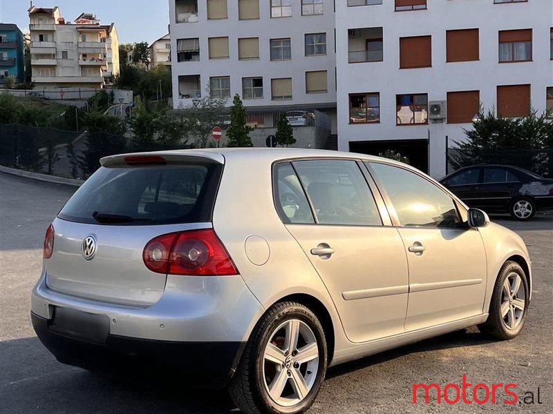 2005' Volkswagen Golf photo #1