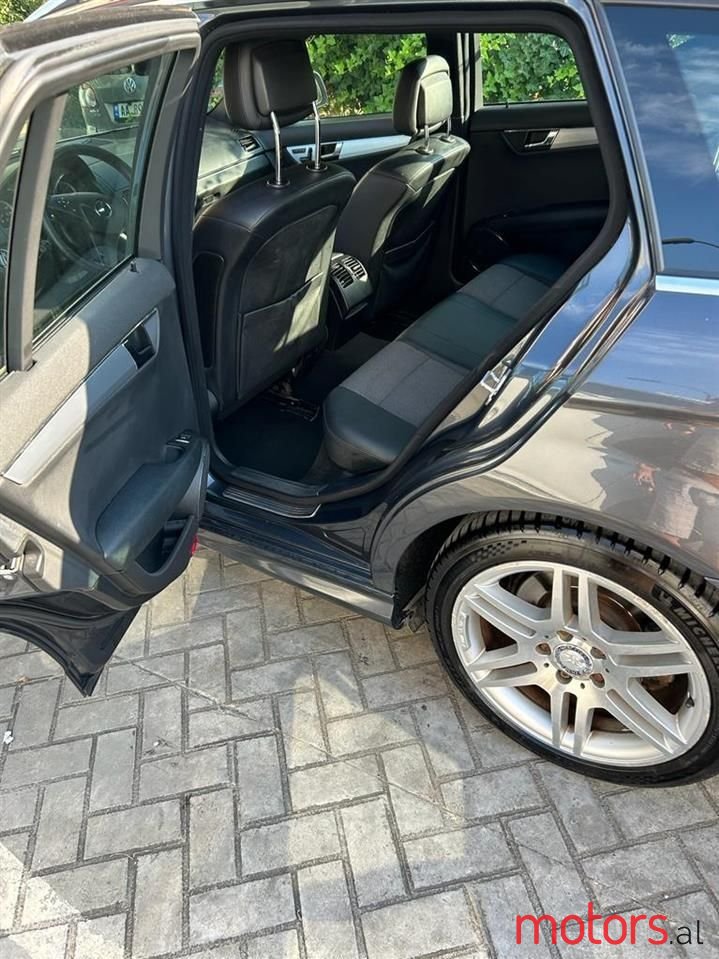 2009' Mercedes-Benz C 220 photo #2