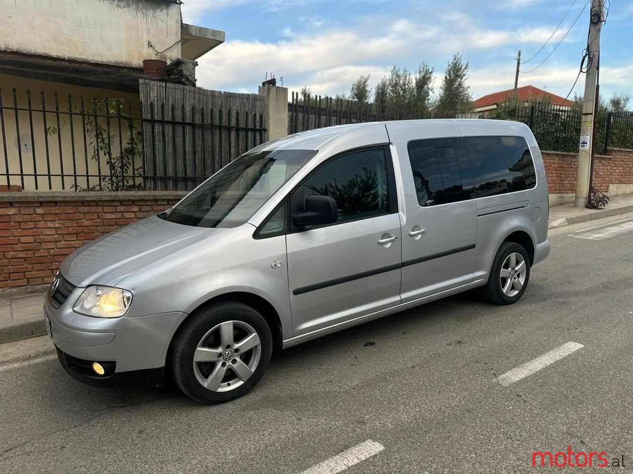 2009' Volkswagen Caddy photo #1
