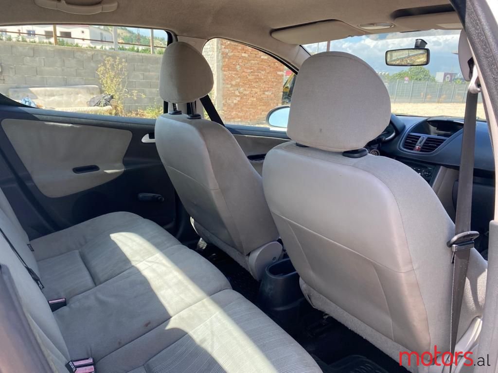 2007' Peugeot 207 photo #5