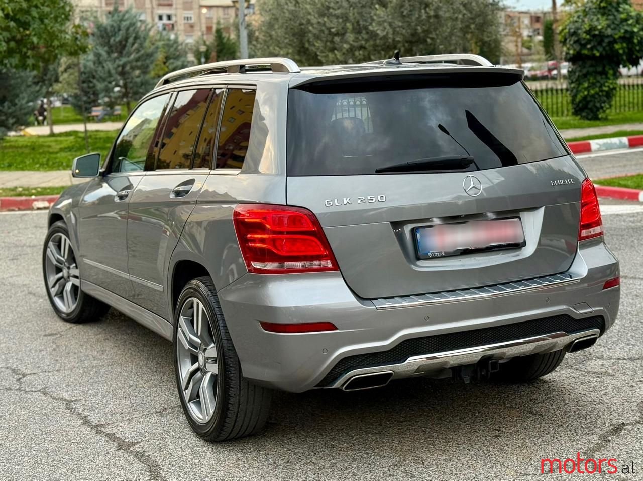 2015' Mercedes-Benz GLK 250 photo #2