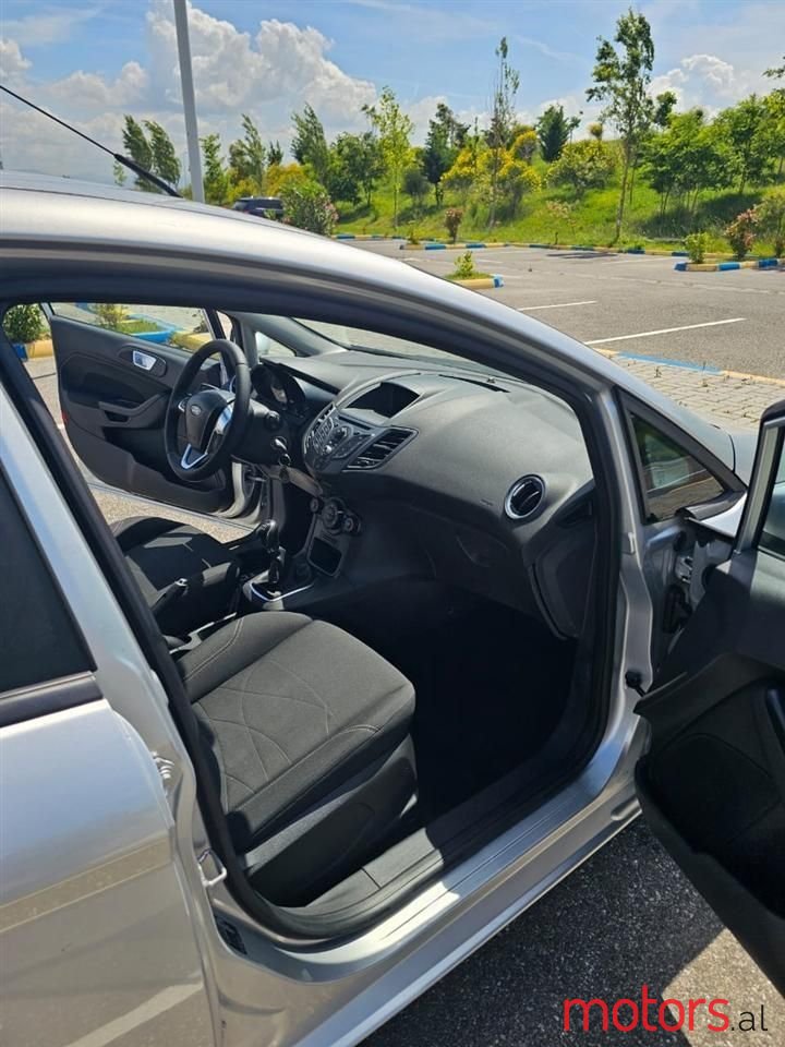 2013' Ford Fiesta photo #3