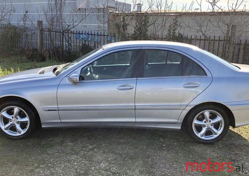 2005' Mercedes-Benz C 220 photo #1