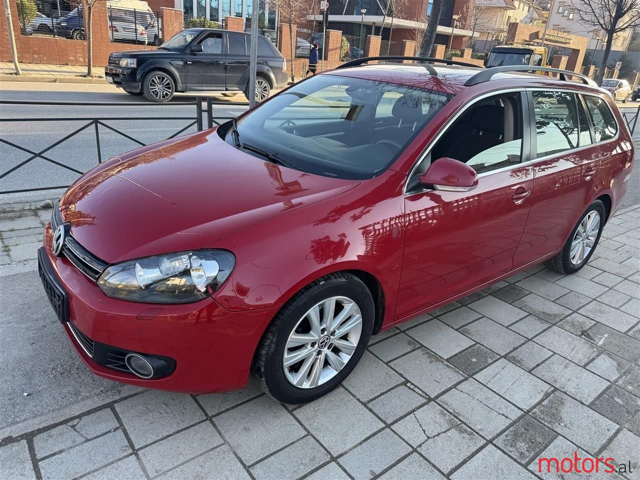 2011' Volkswagen Golf photo #1