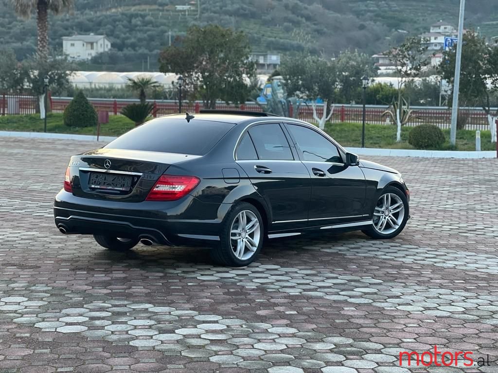 2012' Mercedes-Benz C 300 photo #4