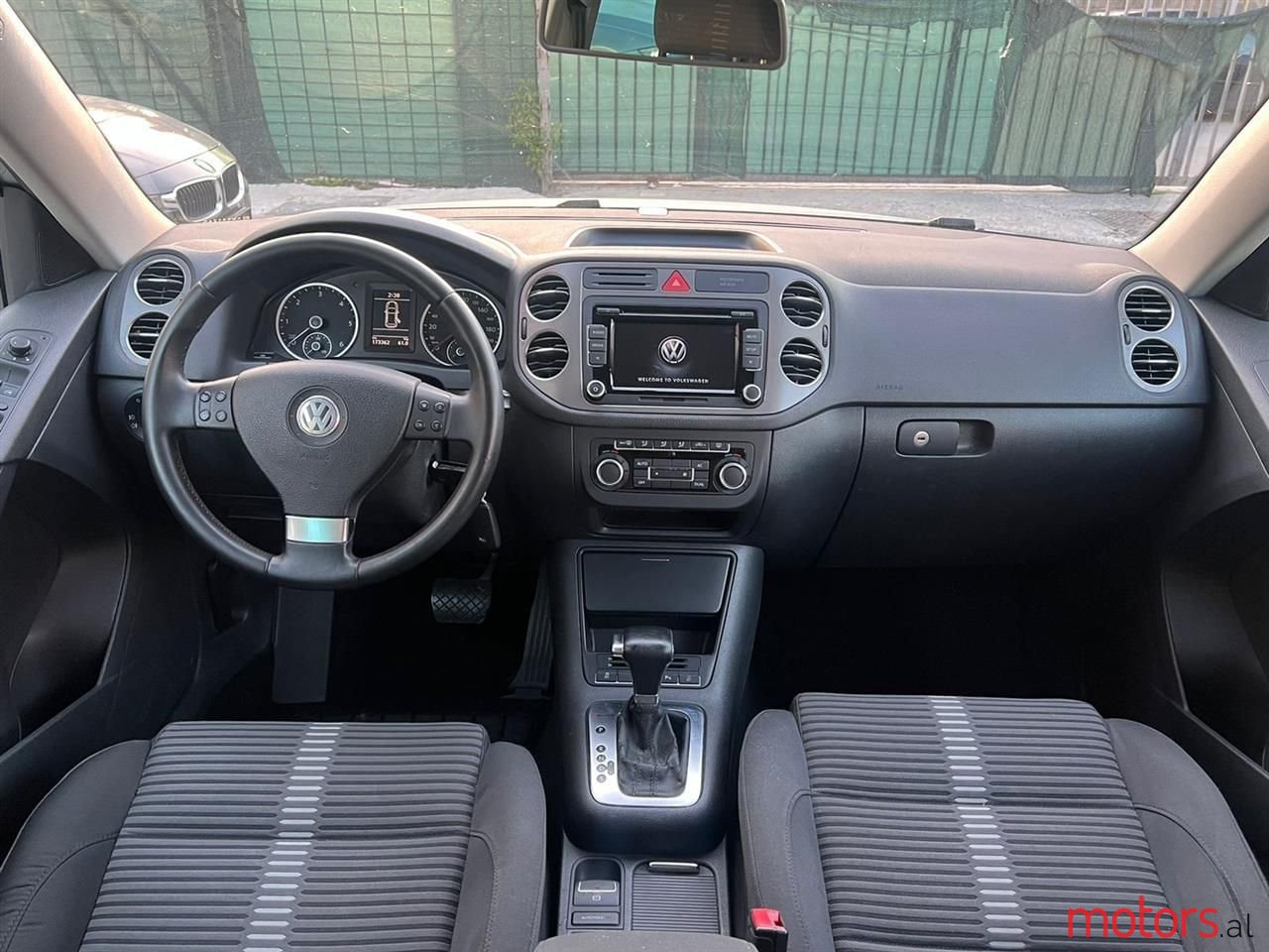 2010' Volkswagen Tiguan photo #4