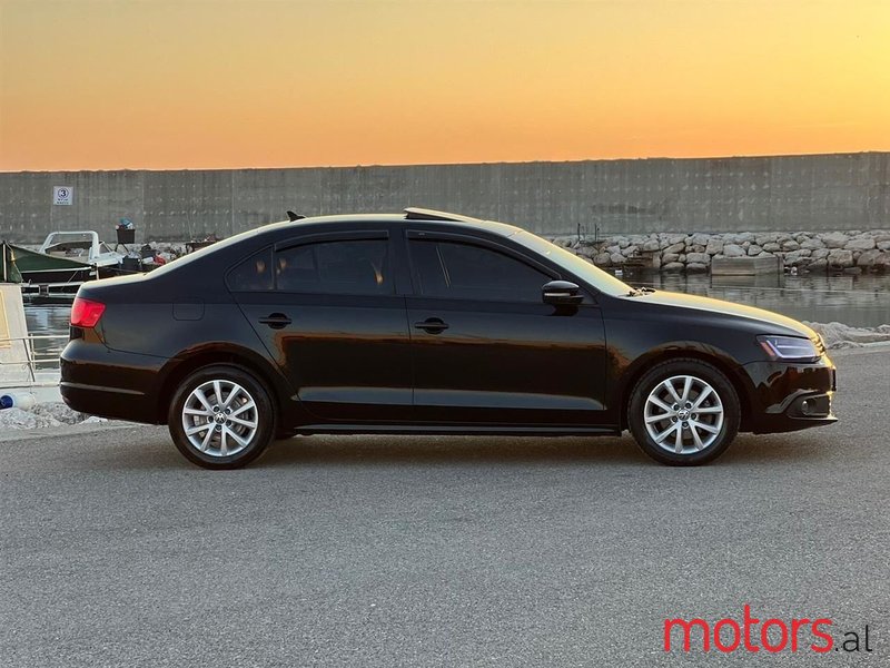 2012' Volkswagen Jetta photo #4