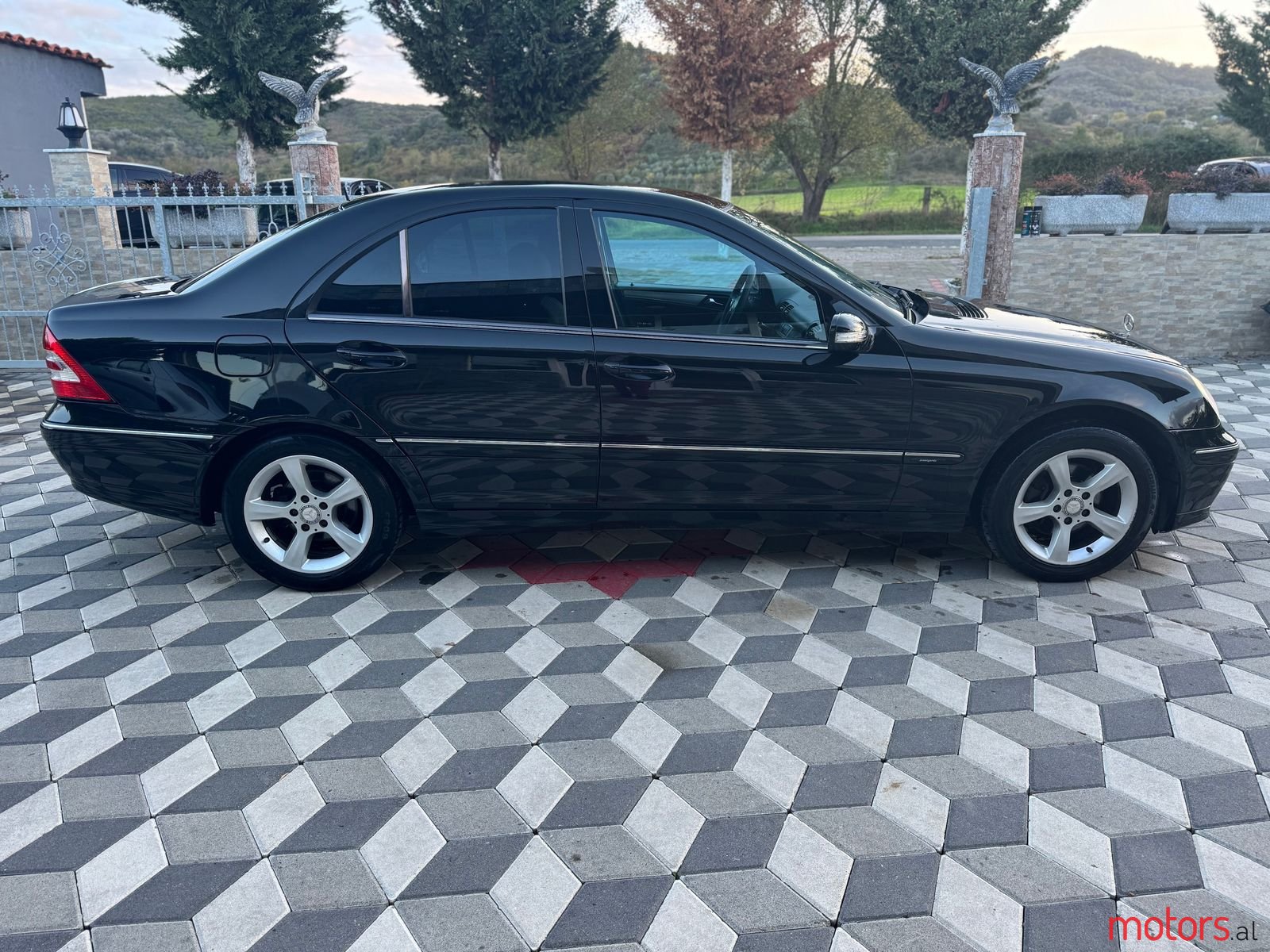 2006' Mercedes-Benz C 200 photo #1