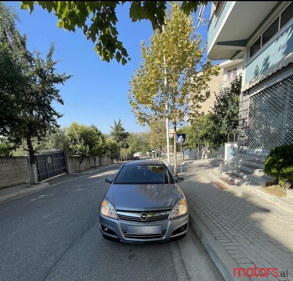 2009' Opel Astra photo #1