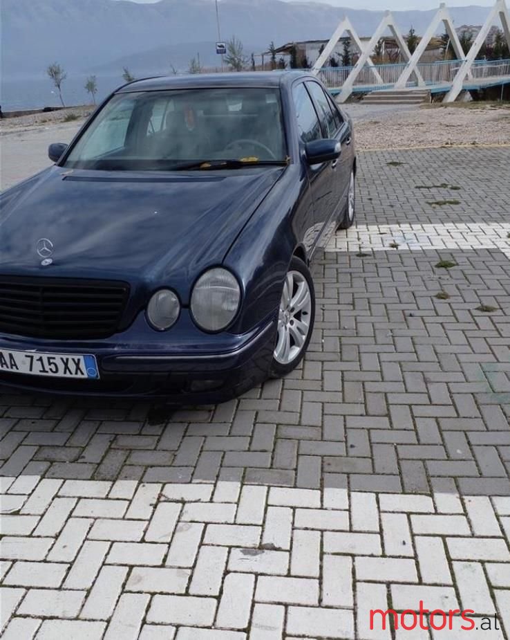 2001' Mercedes-Benz 270 photo #6