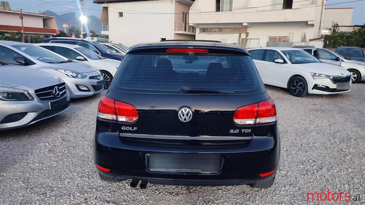 2011' Volkswagen Golf photo #3