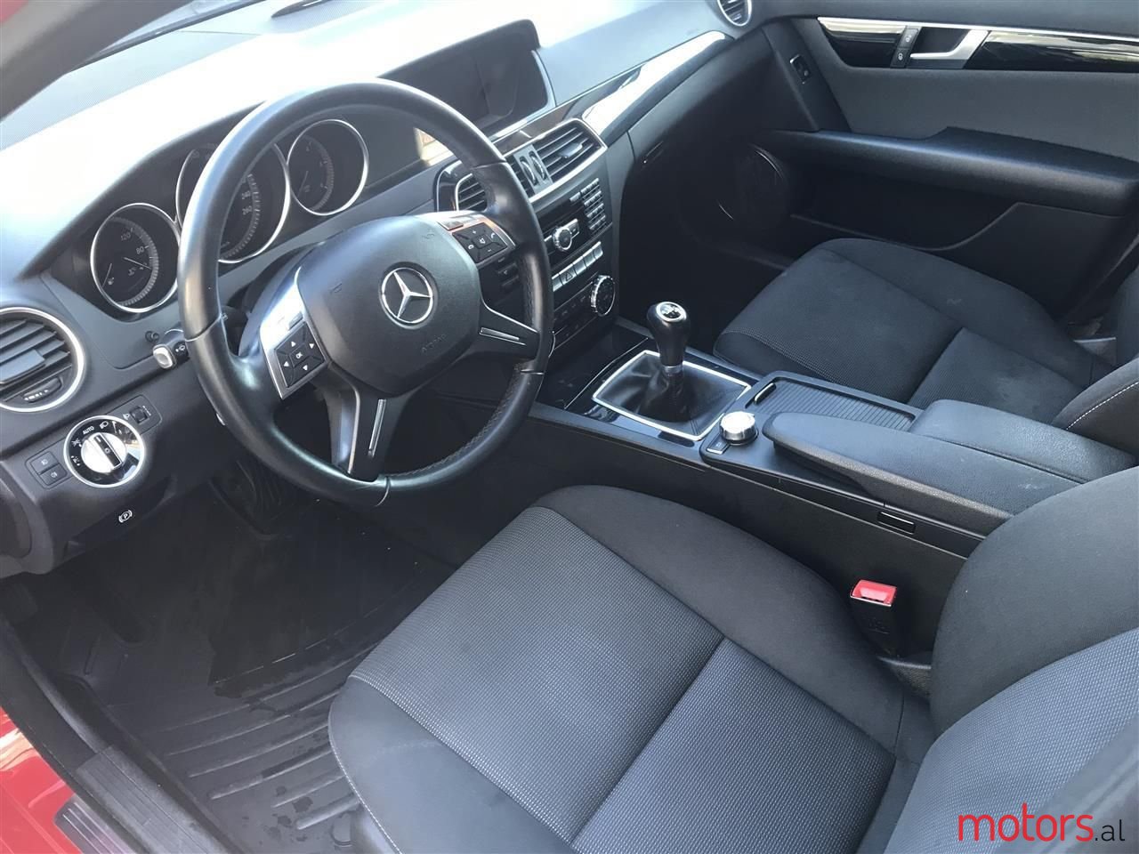 2013' Mercedes-Benz C 200 photo #2