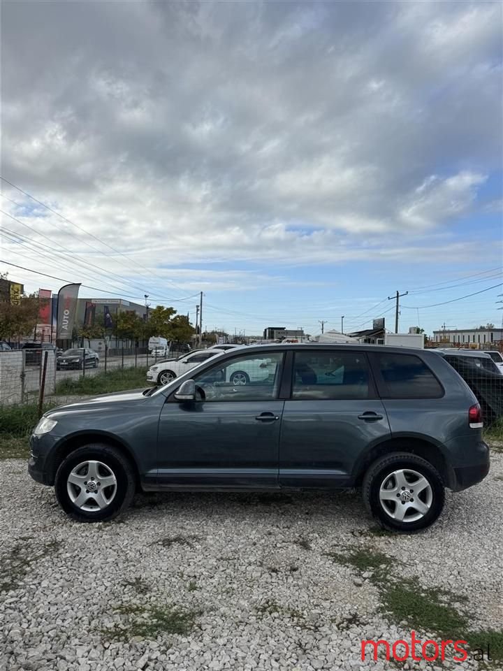 2007' Volkswagen Touareg photo #2