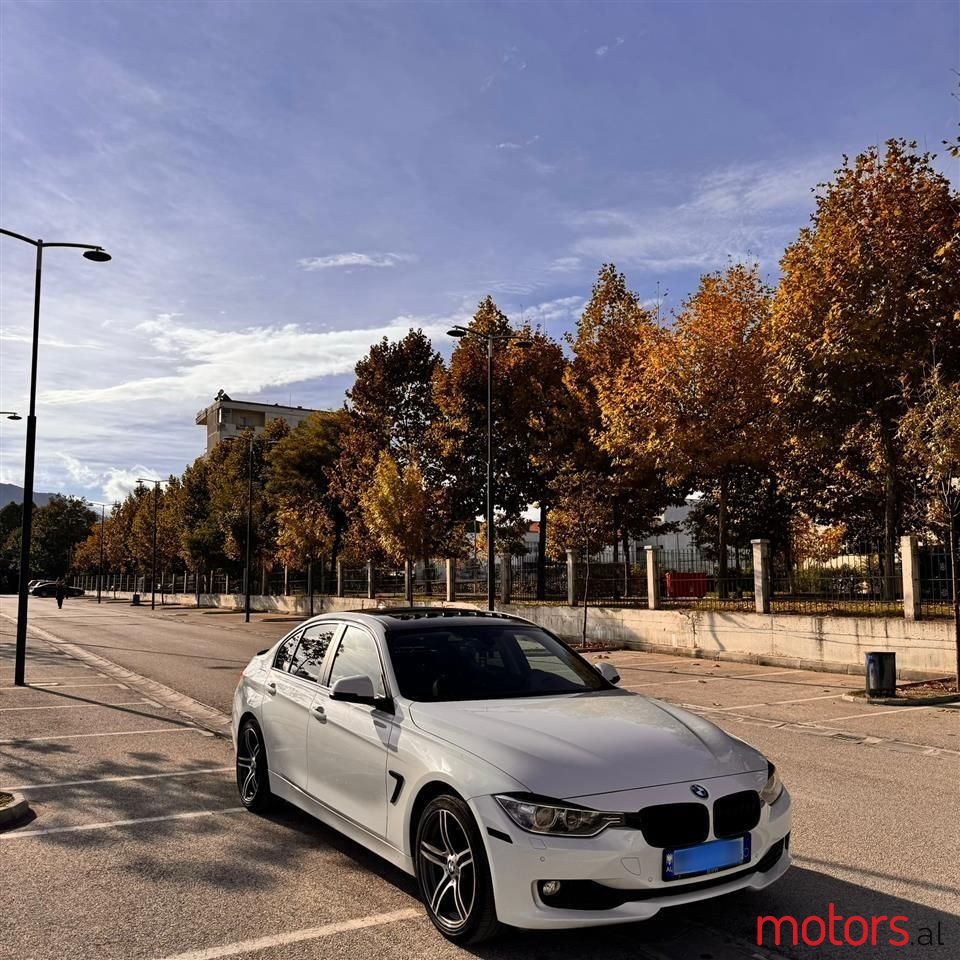 2012' BMW 320 photo #2