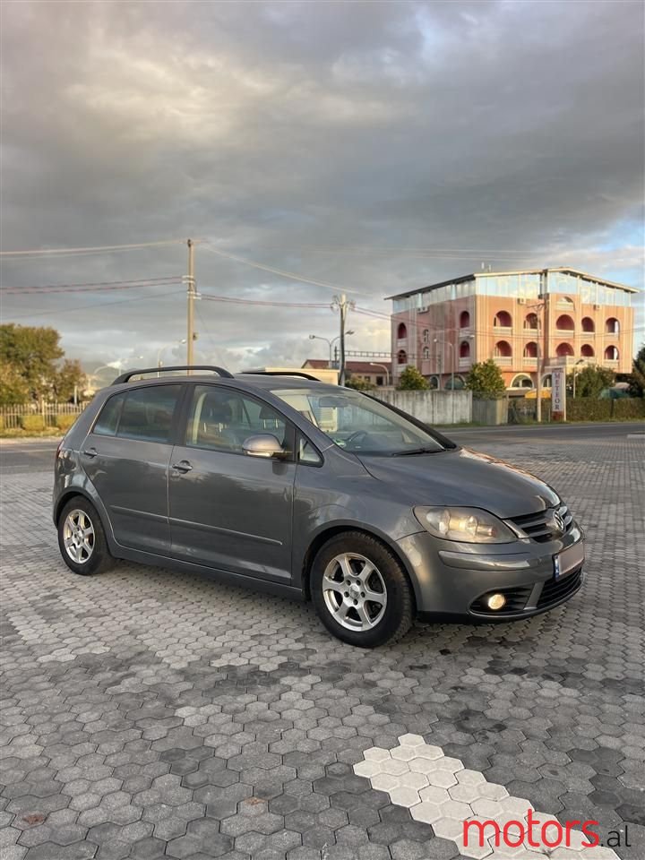 2007' Volkswagen Golf Plus photo #1