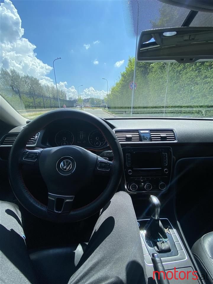 2012' Volkswagen Passat photo #3
